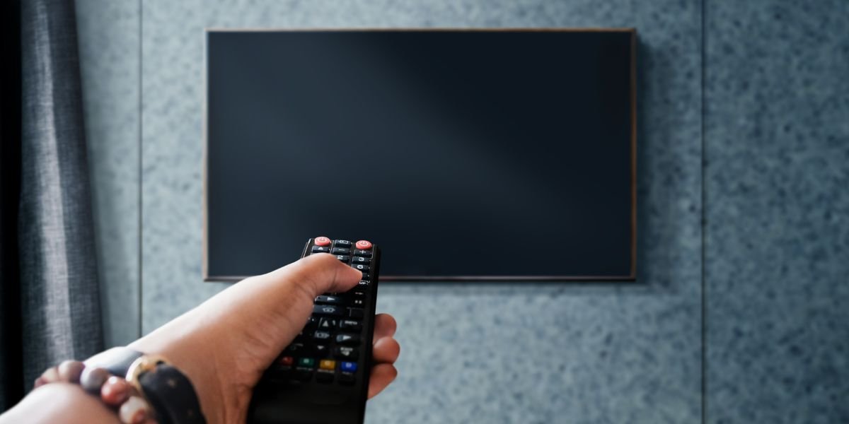 how to clean LED TV screen at home